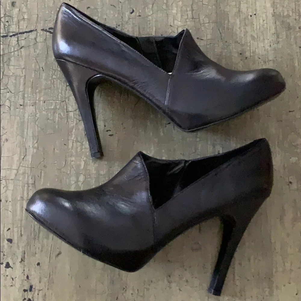 Nine WEST Verena Black Leather Heels